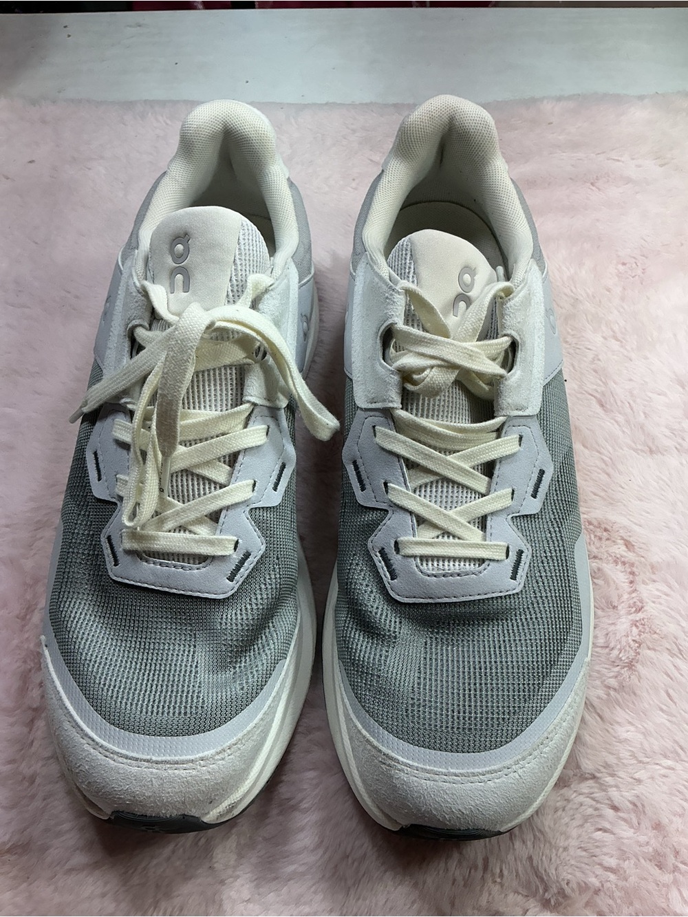 On Running Women's Cloudnova Sneakers - White and Light Gray 140